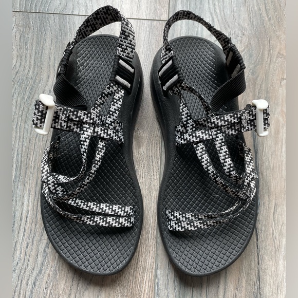 Like New Chaco Z/Cloud Sandals - Picture 3 of 3